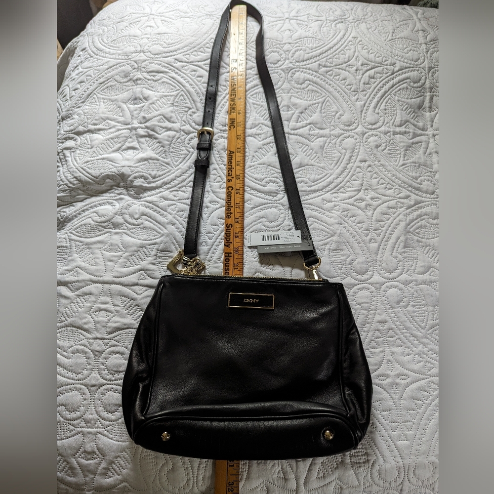 DKNY double zipper cross body purse/bag leather - Picture 16 of 16